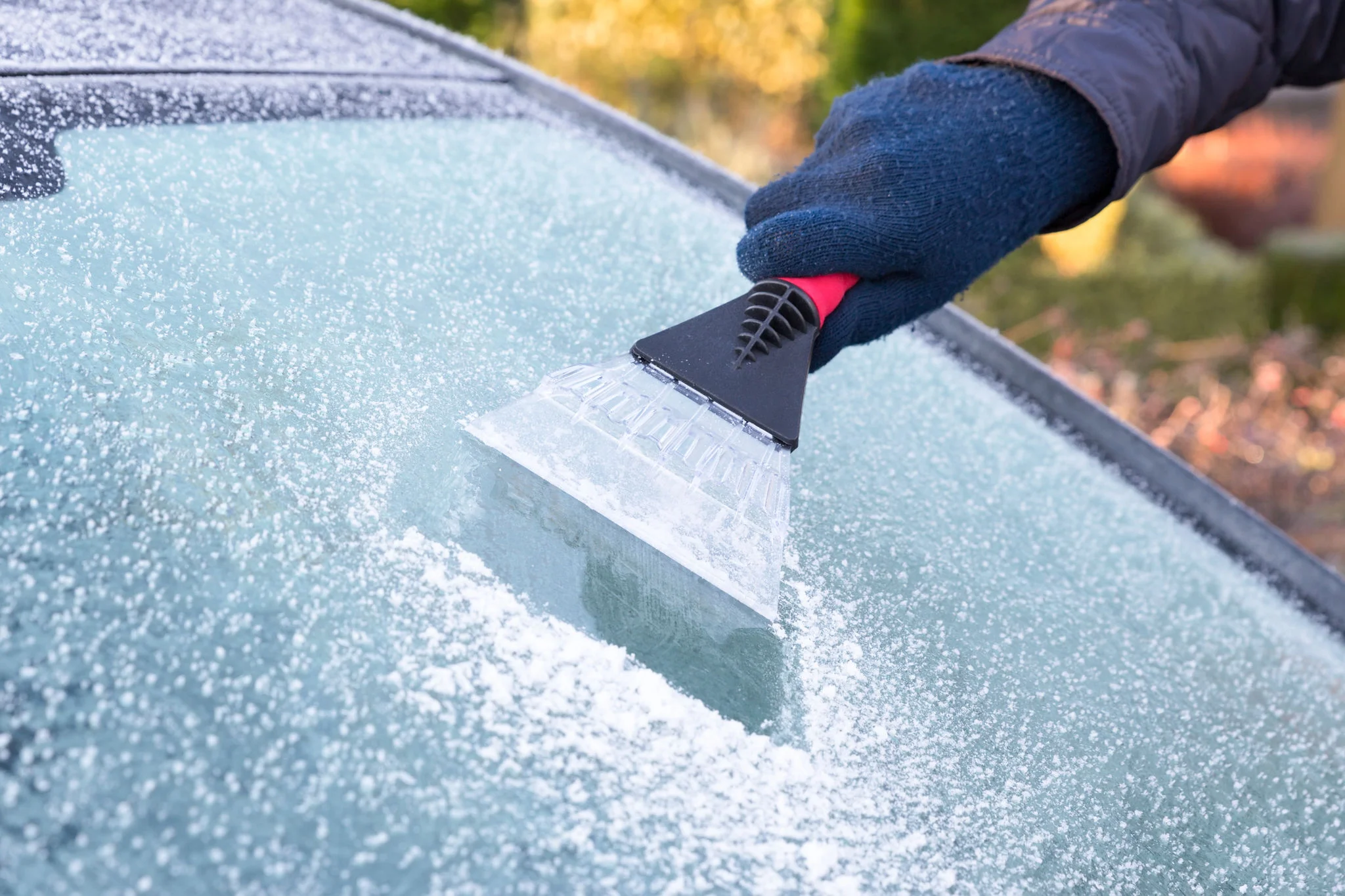 Windshield De Icer and Scraper