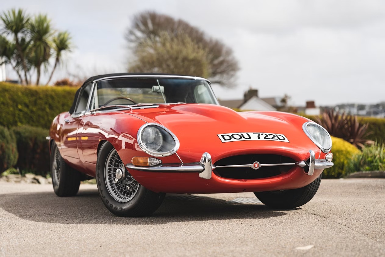 1966 JAGUAR E TYPE