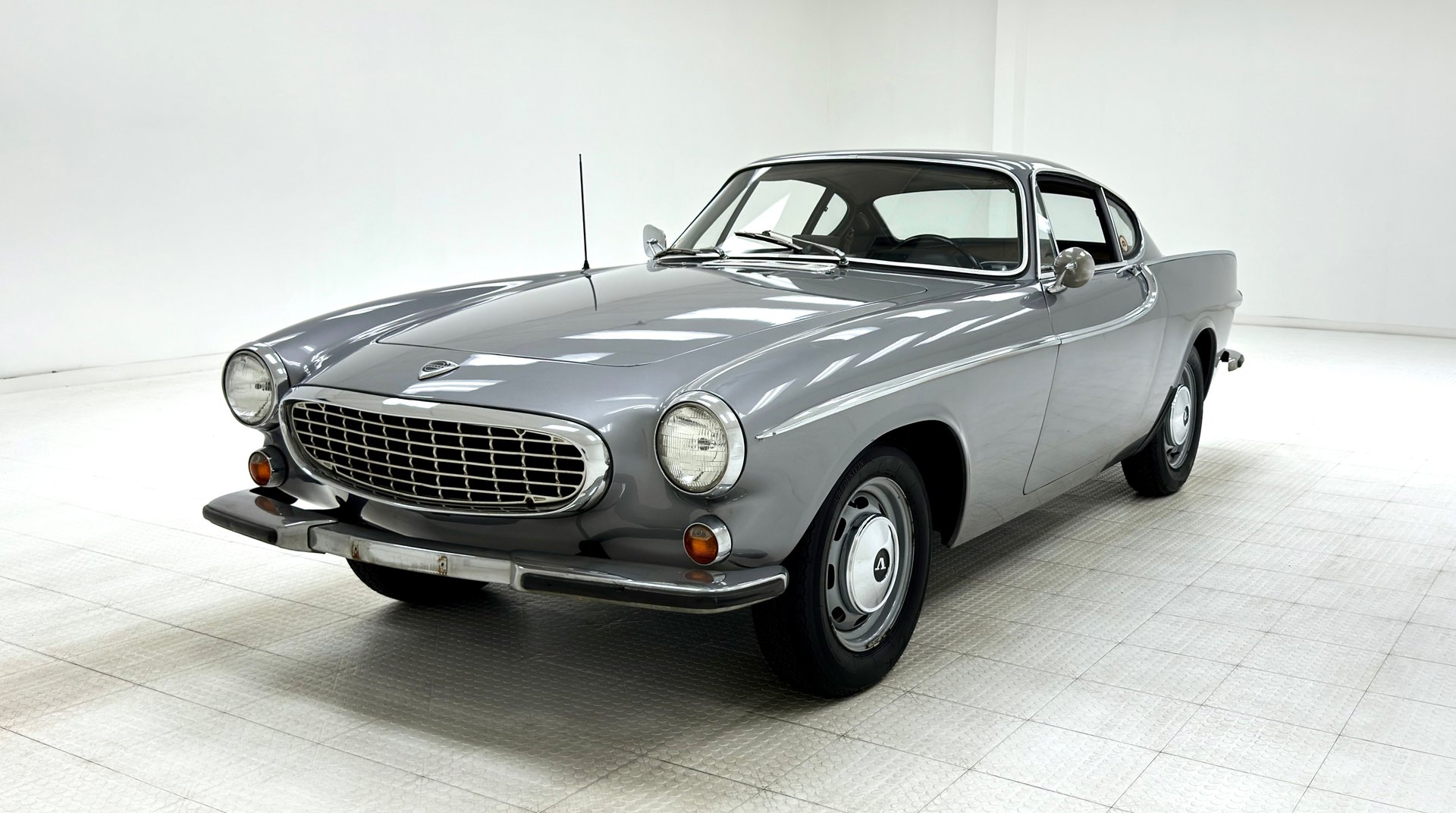 1966 Volvo P1800