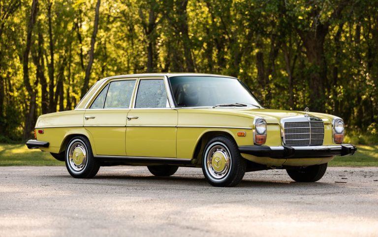 1976 Mercedes Benz 240D