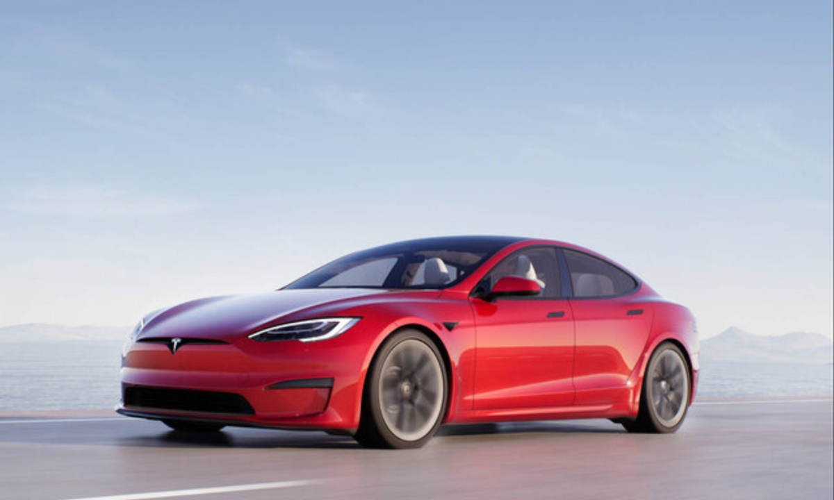 2023 Tesla Model S Plaid