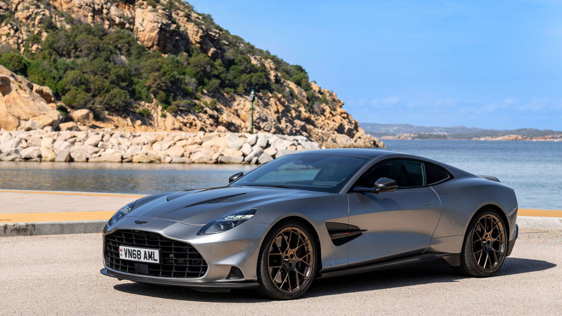 2025 Aston Martin Vanquish