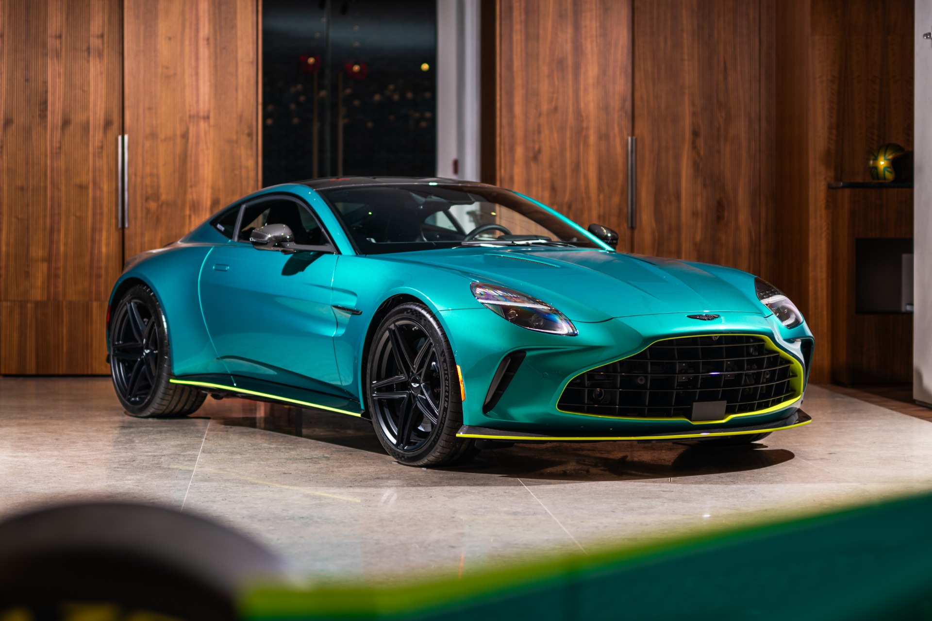 2025 Aston Martin Vantage