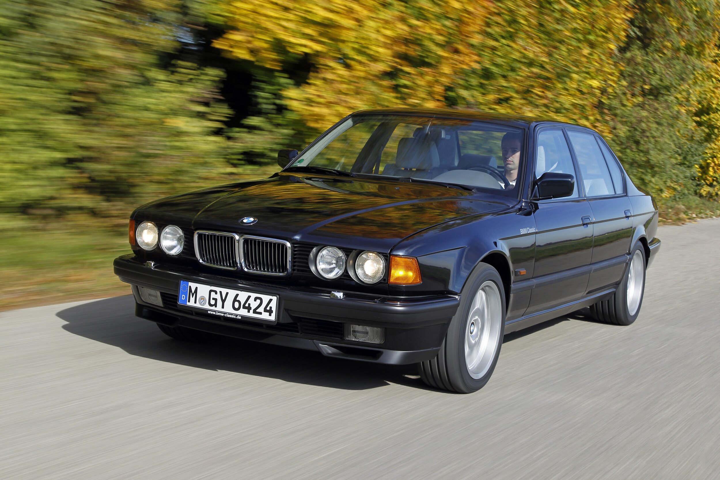 BMW 7 Series (E32)