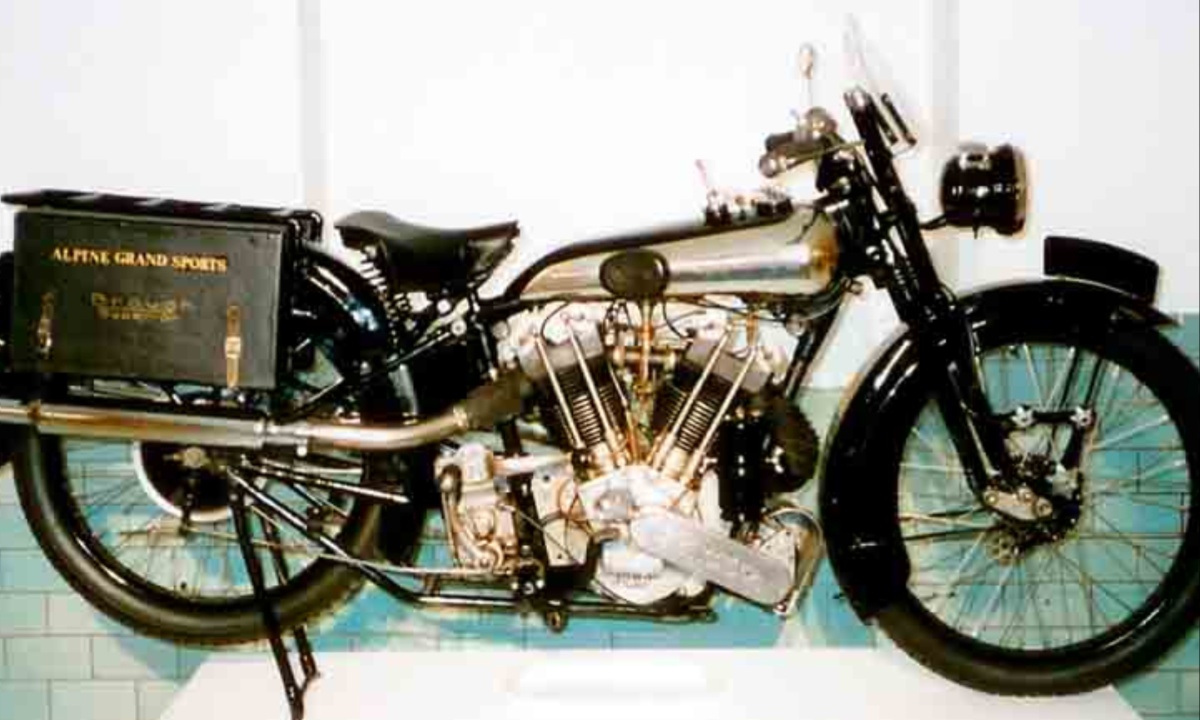 Brough Superior SS100 (1924)