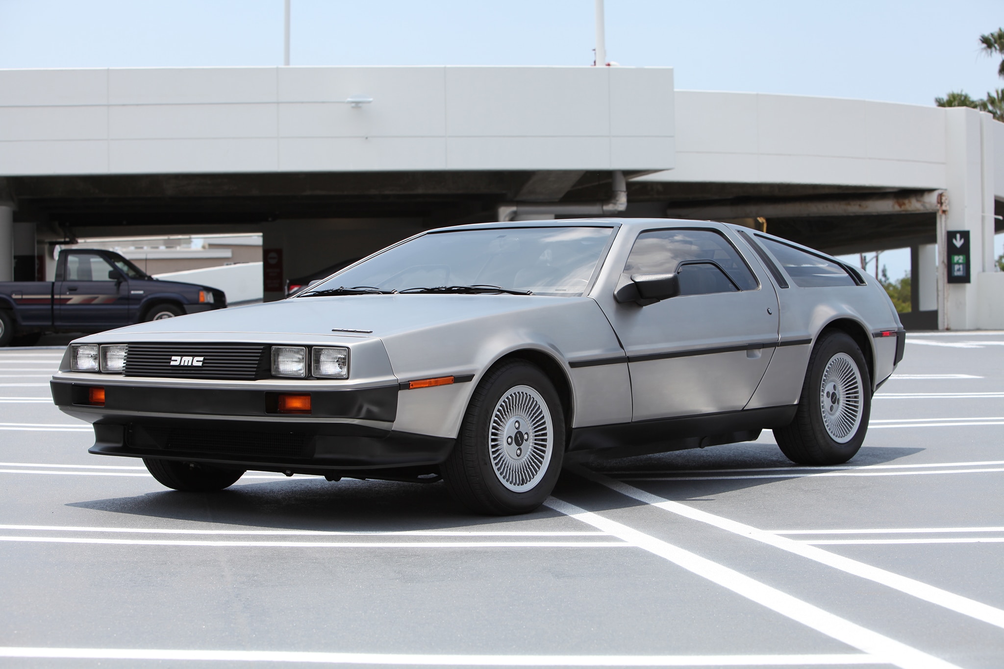 DeLorean DMC 12