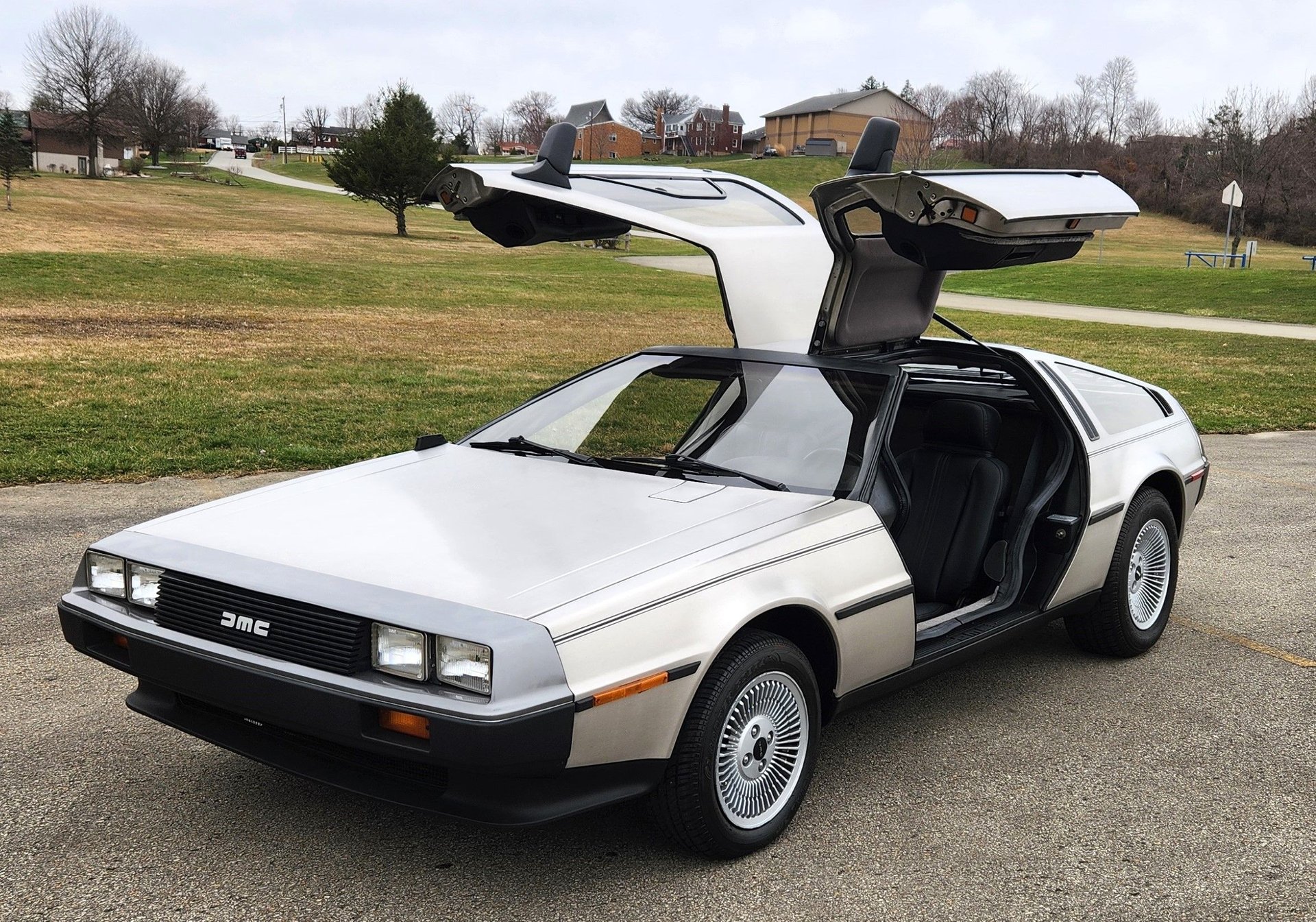 DeLorean DMC 12