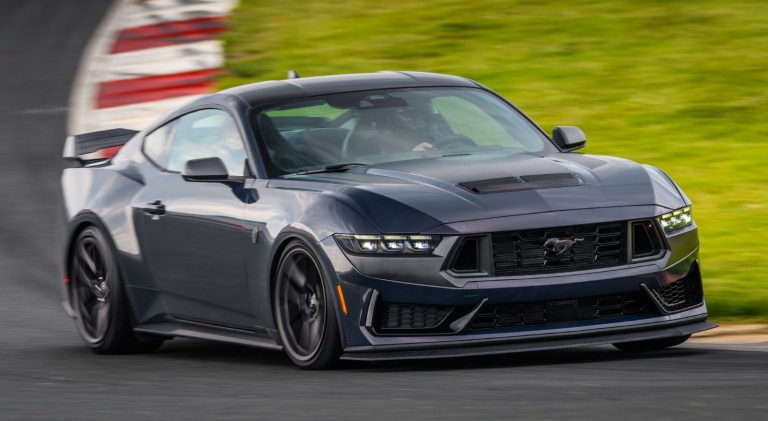 Ford Mustang Dark Horse