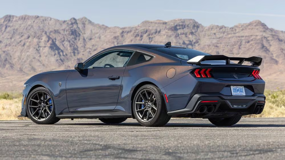 Ford Mustang Dark Horse