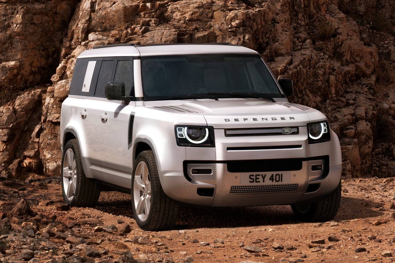 Off Road Defender 10 Off-Road Vehicles That Can Survive the Harshest Terrains - DAX Street