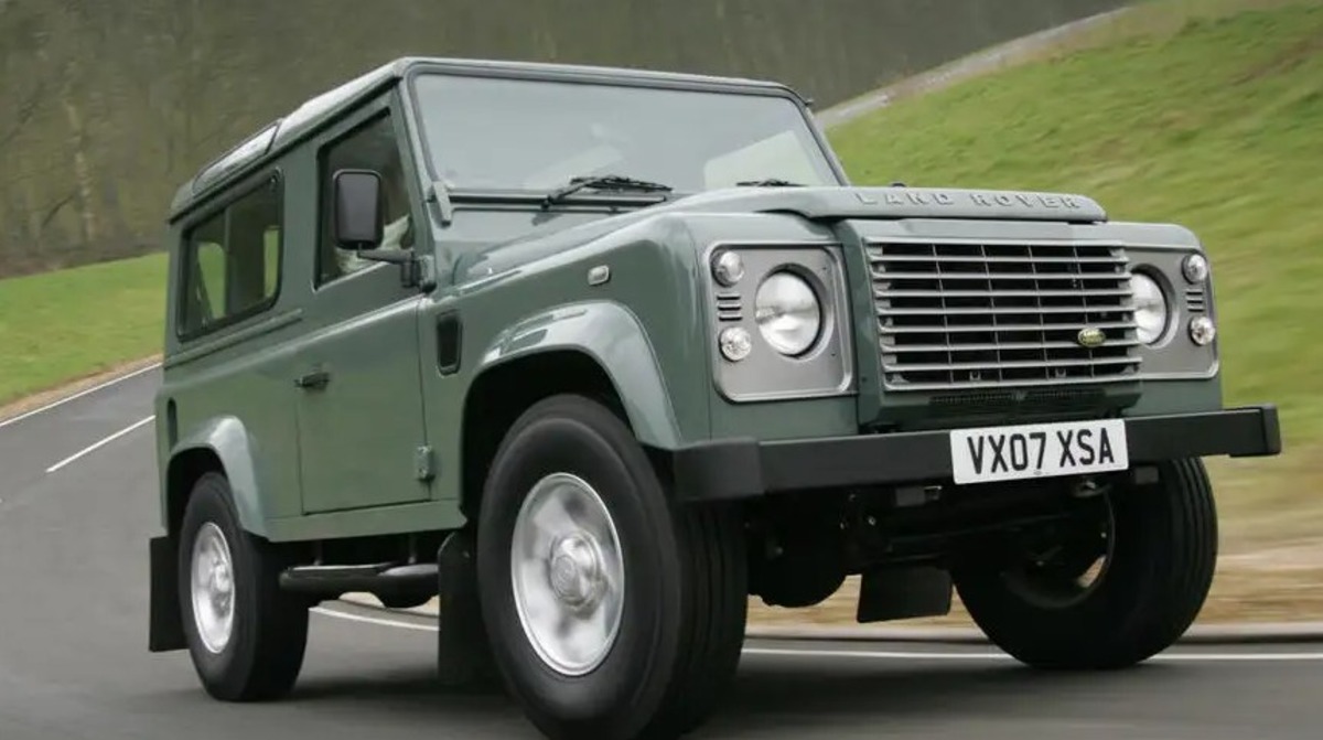 Land Rover Defender (1983-2016)