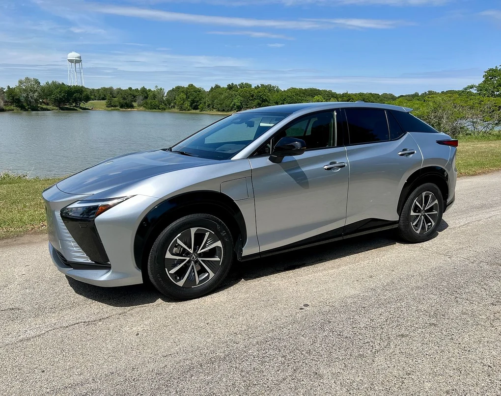 Lexus RZ 450e Luxury AWD