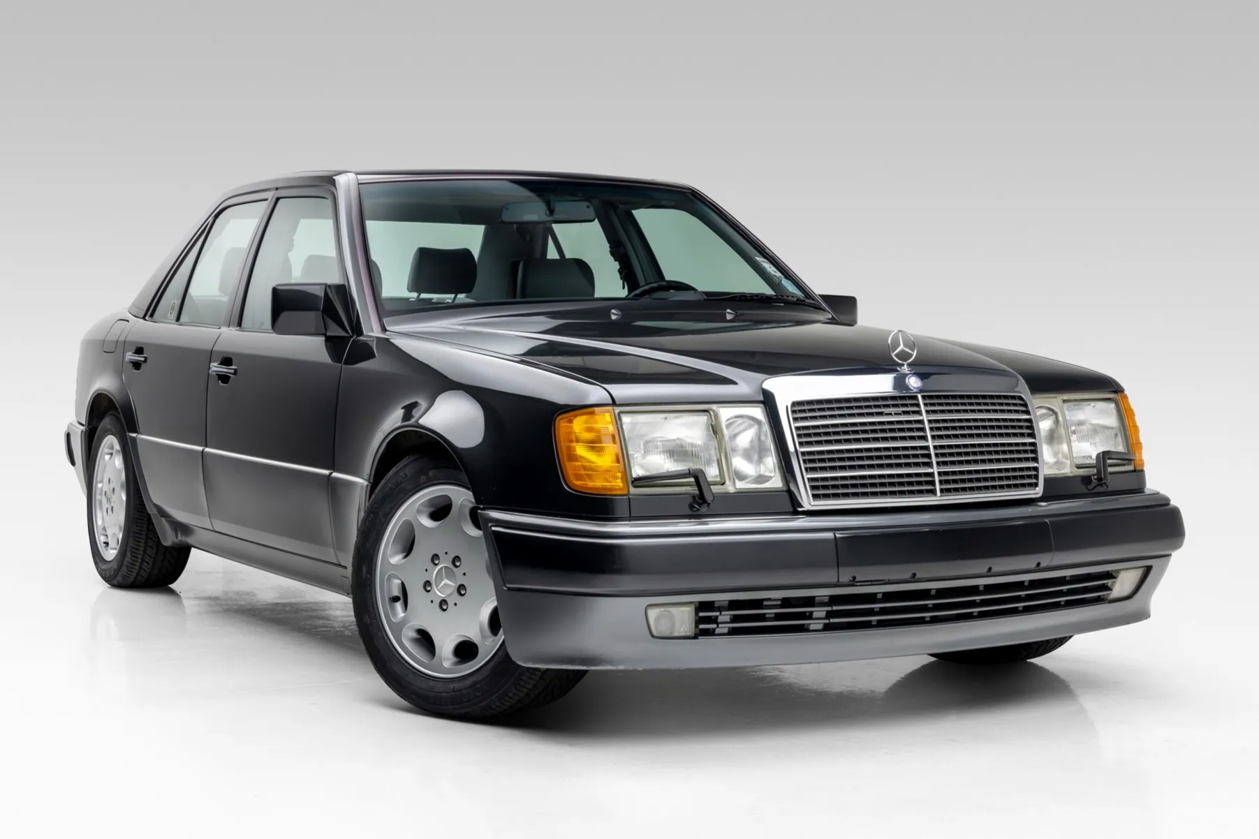 Mercedes Benz 500E