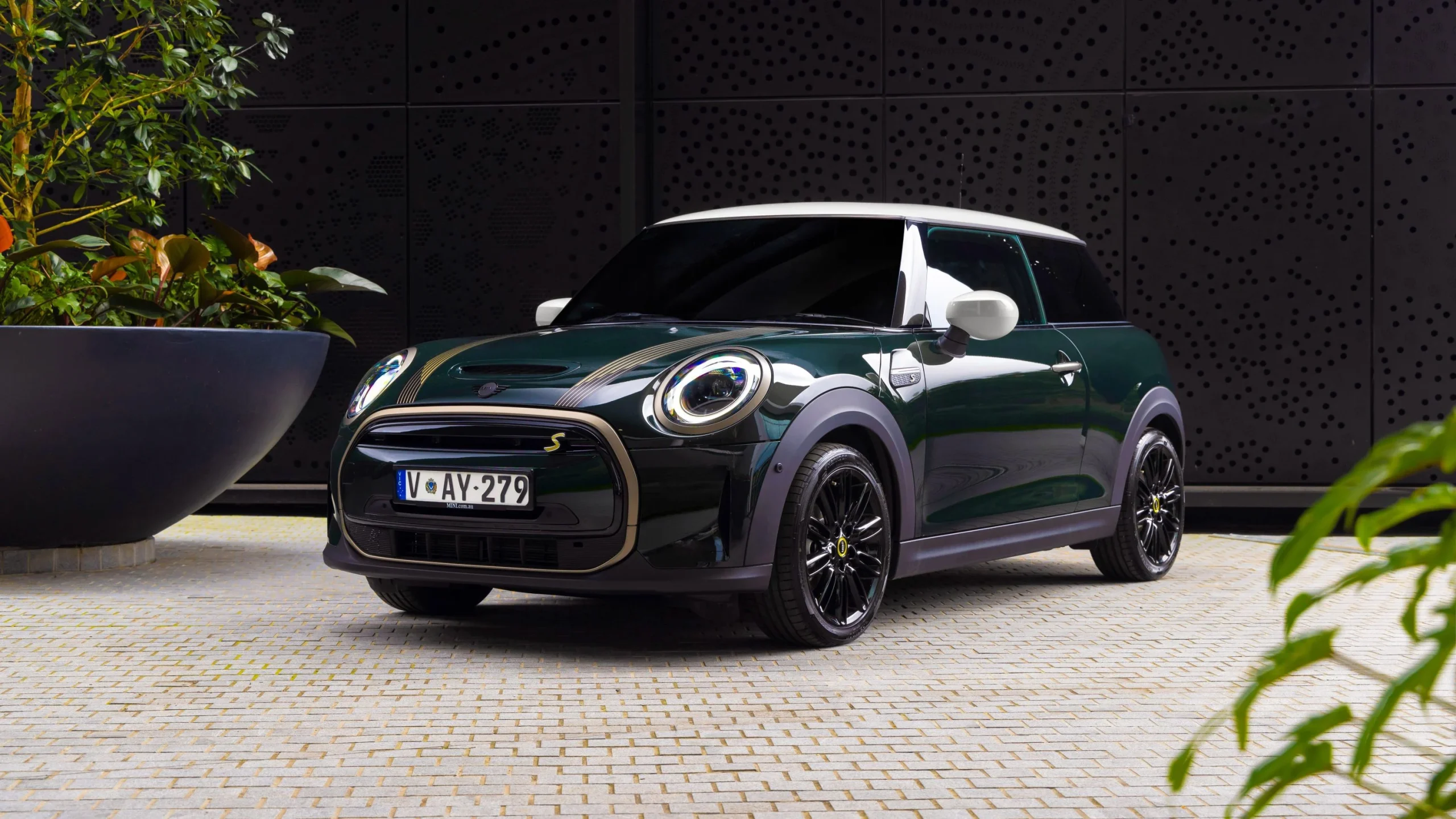 Mini Cooper SE Resolute Edition