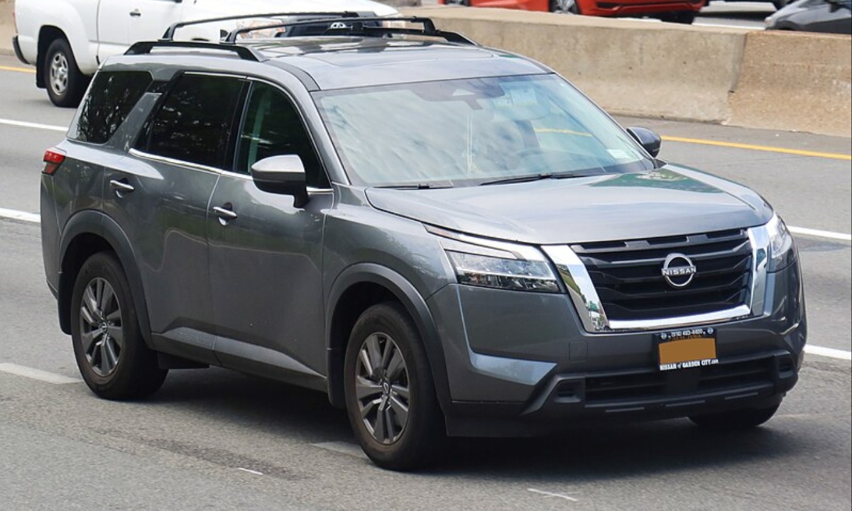 Nissan Pathfinder (2)