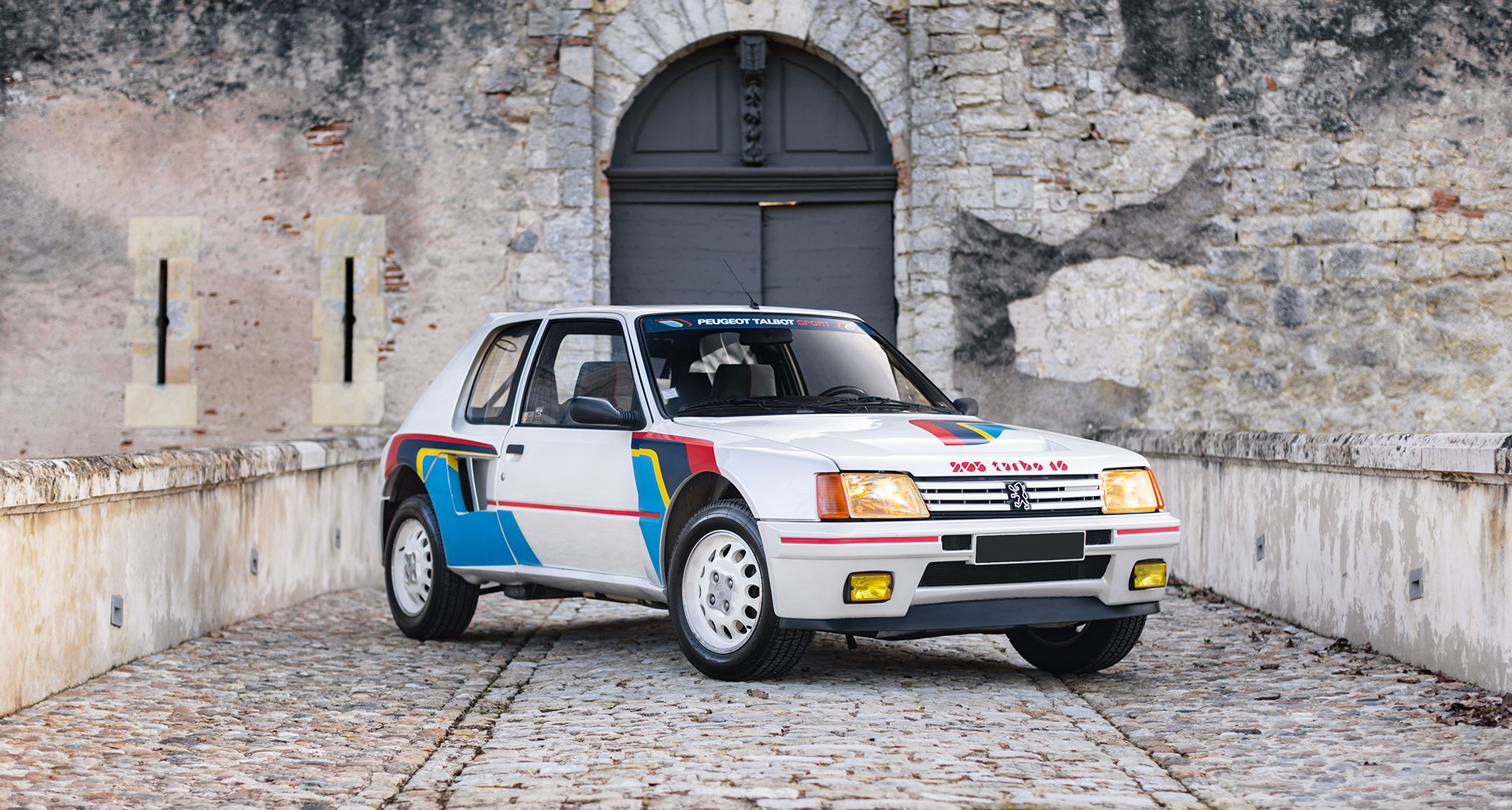 Peugeot 205 T16