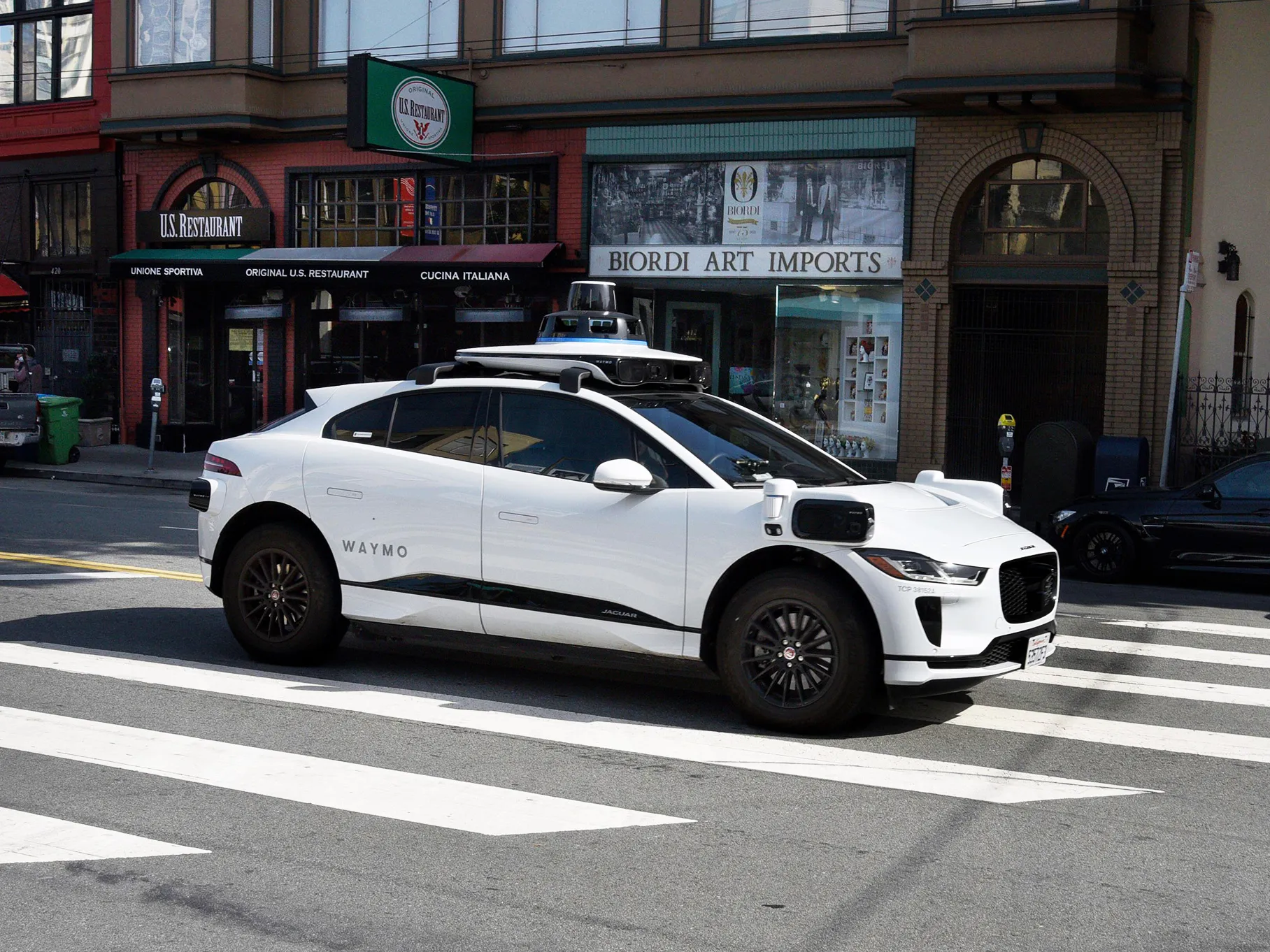 Tech Entrepreneur Trapped in Self Driving Waymo’s Endless Loop, Sparking Safety Concerns4