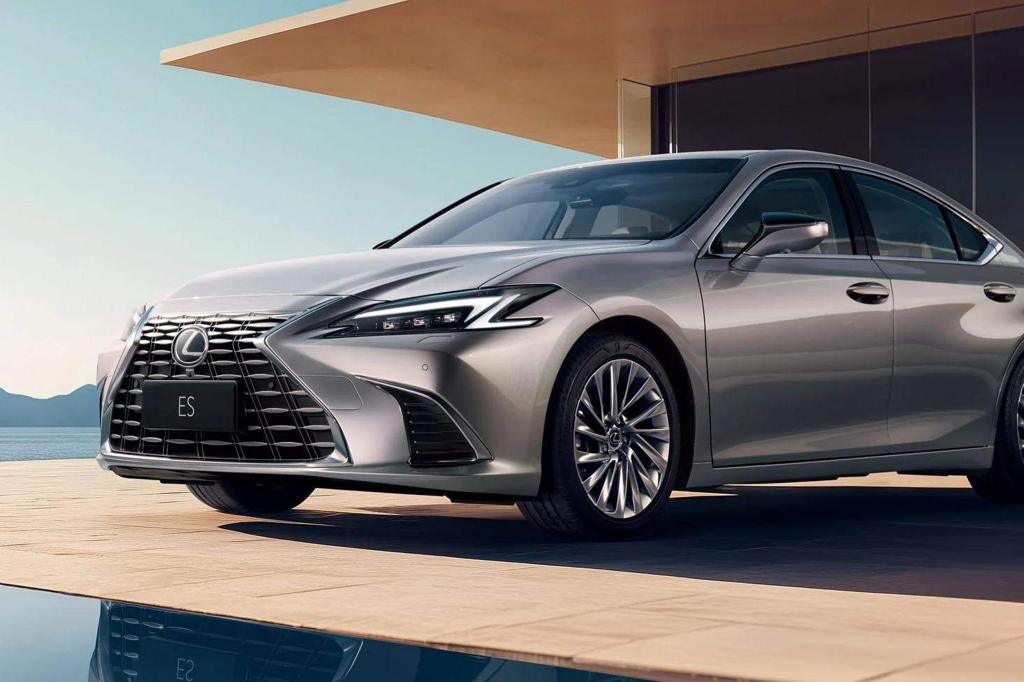 2025 Lexus ES 300h