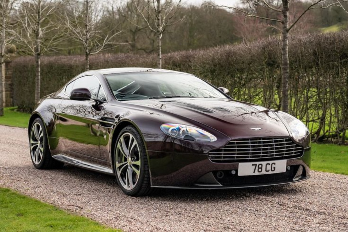 Aston Martin Vantage V12