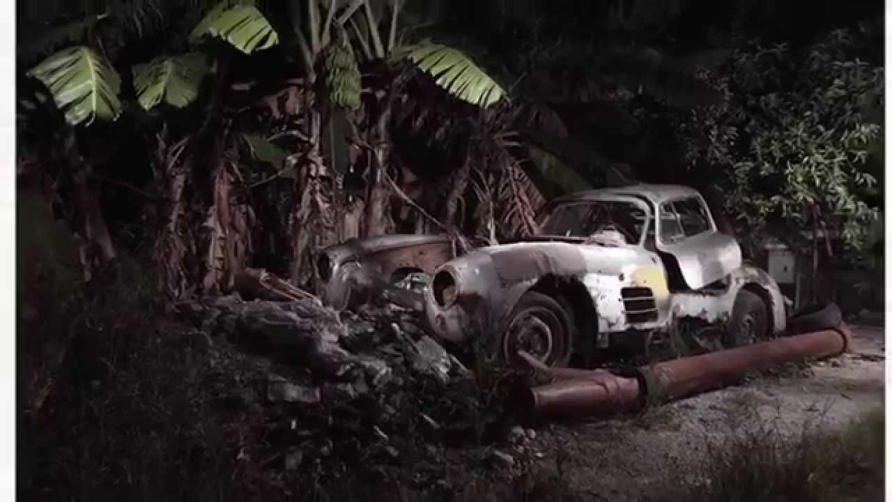 Mercedes Benz 300SL Gullwing in a Cuban Garage