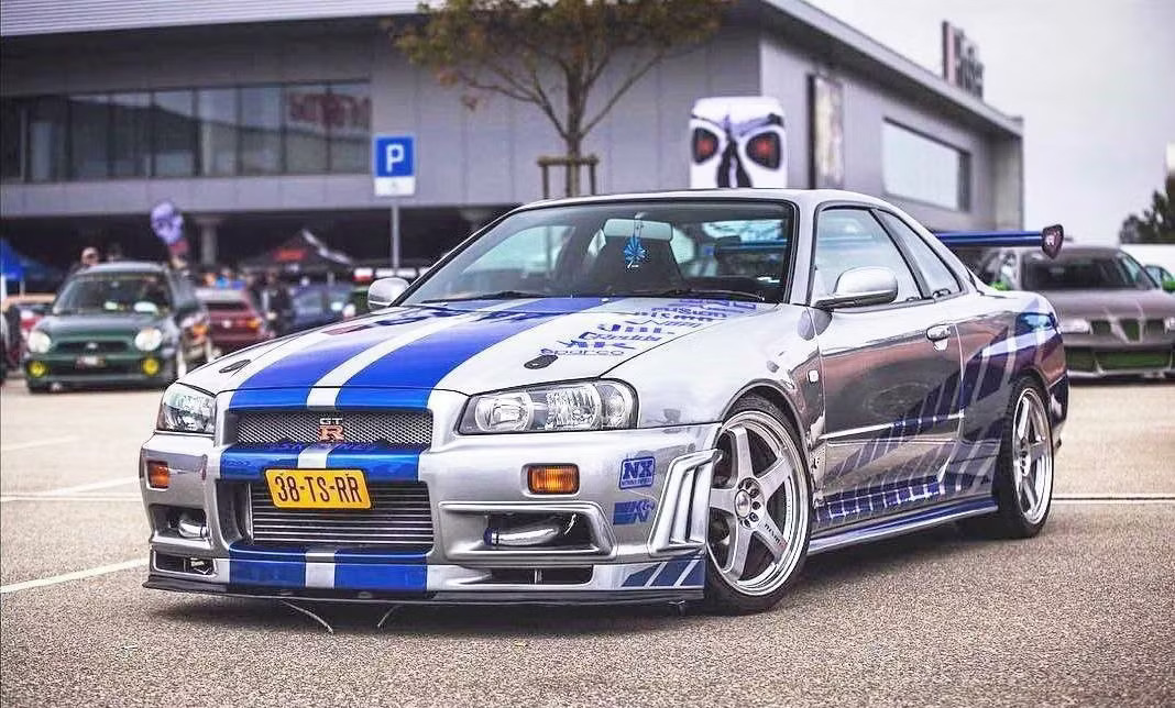 Nissan Skyline GT R (R34)