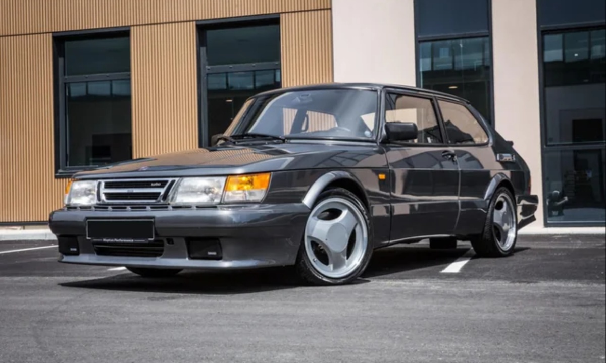 Saab 900T