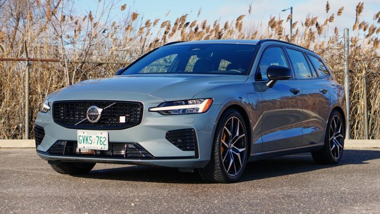 12 Plug-In Hybrid Cars with the Longest Electric Range in 2025 - DAX Street