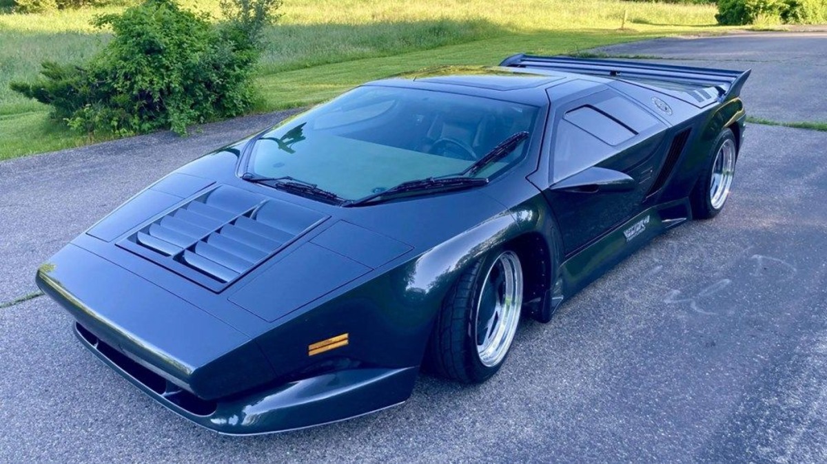 1990 Vector W8