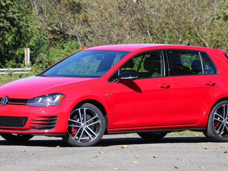 2017 Volkswagen Golf GTI Sport