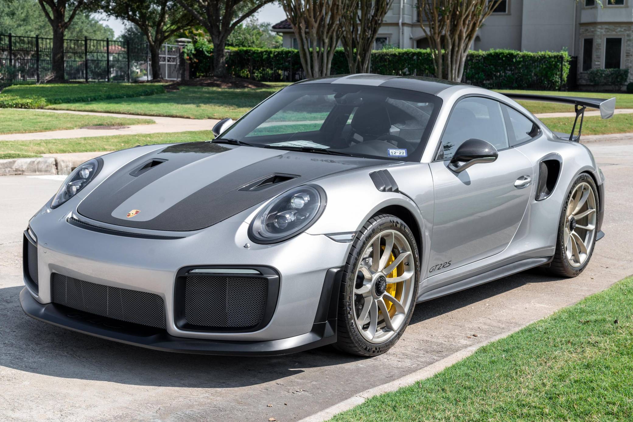 2018 Porsche 911 GT2 RS Weissach Edition 2018 Porsche 911 GT2 RS Weissach Edition