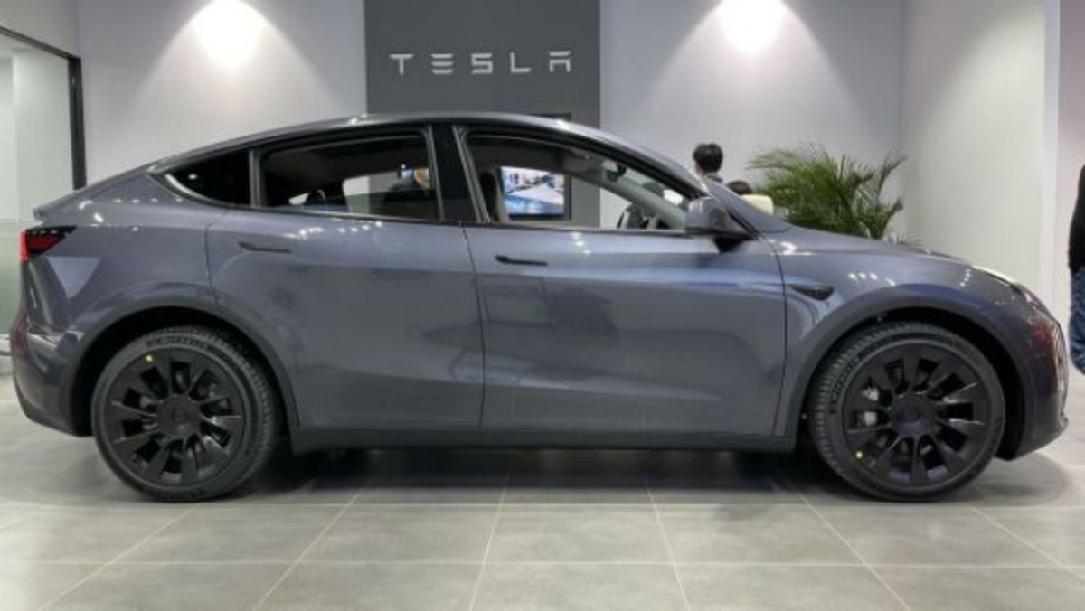 2024 Tesla Model Y 2024 Tesla Model Y