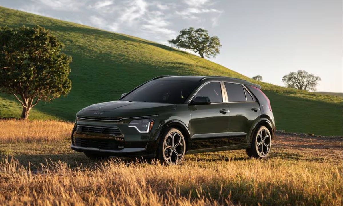 2025 Kia Niro (2) 2025 Kia Niro (2)