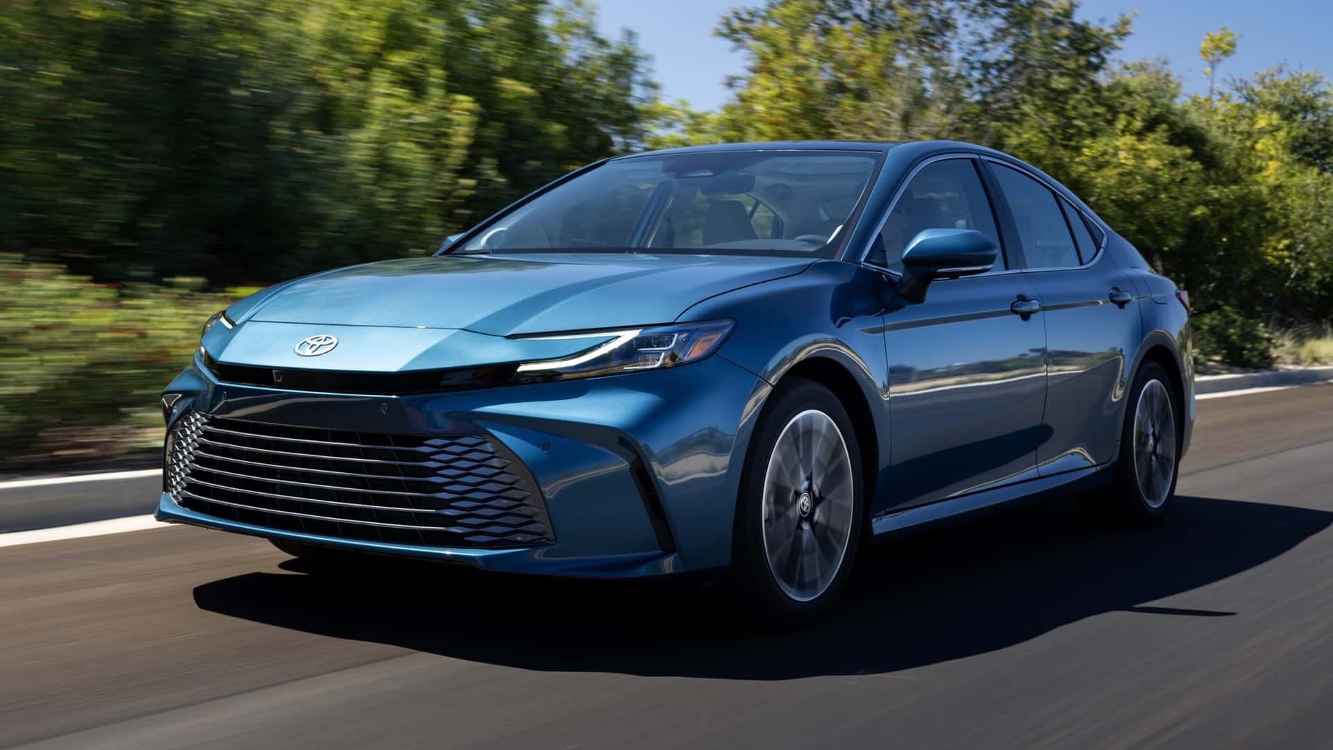 2025 Toyota Camry Hybrid