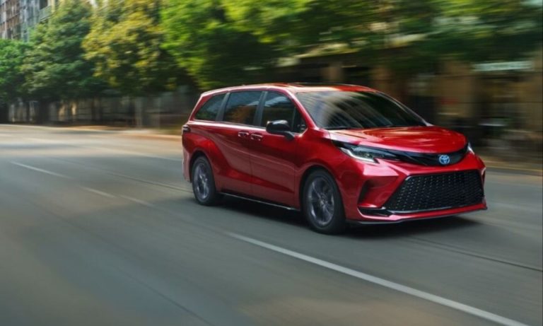 2025 Toyota Sienna Hybrid