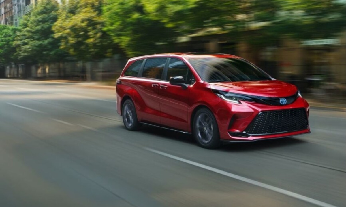2025 Toyota Sienna Hybrid