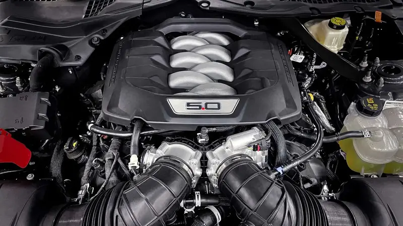 5.0 liter Coyote V8