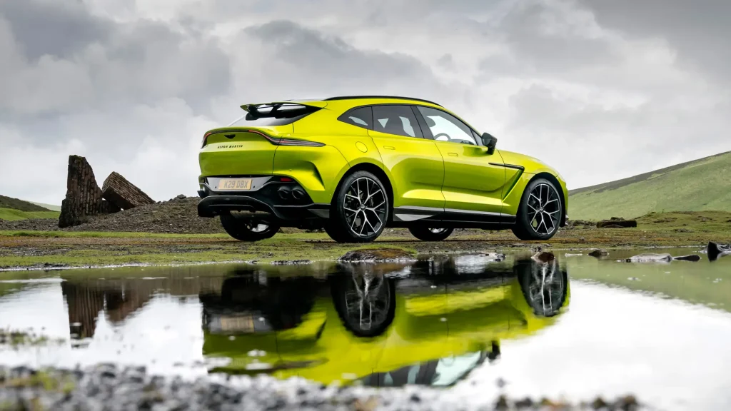 Aston Martin DBX707