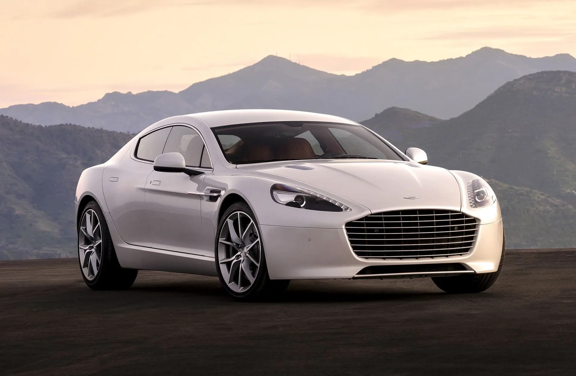 Aston Martin Rapide Aston Martin Rapide