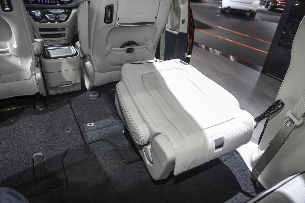 Chrysler Pacifica – Stow 'n Go Seating Chrysler Pacifica – Stow 'n Go Seating