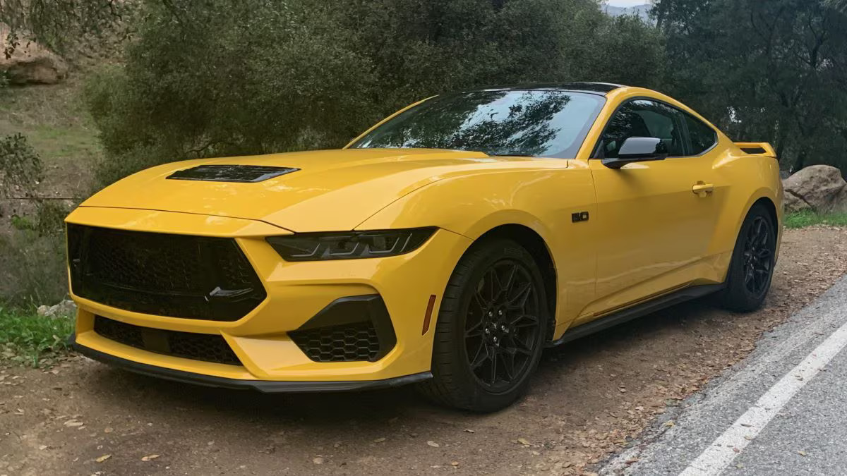 Ford Mustang GT (2) Ford Mustang GT (2)