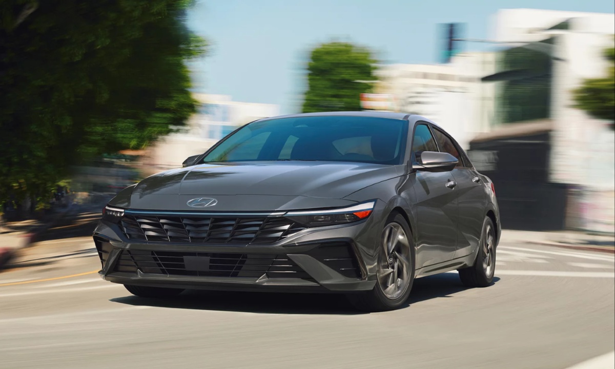 Hyundai Elantra (2) Hyundai Elantra (2)