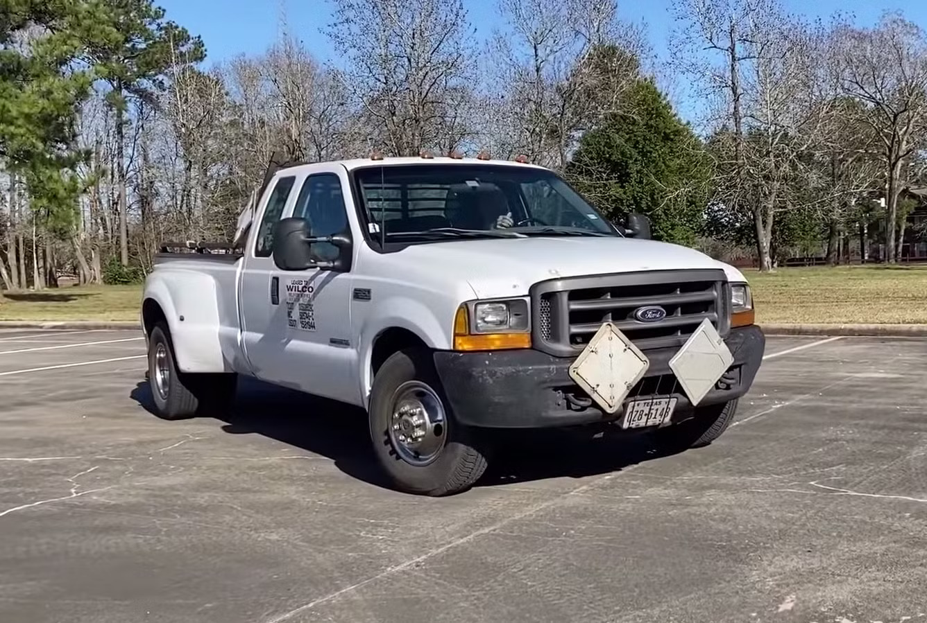 John Freeland’s 2000 Ford F-350 John Freeland’s 2000 Ford F-350