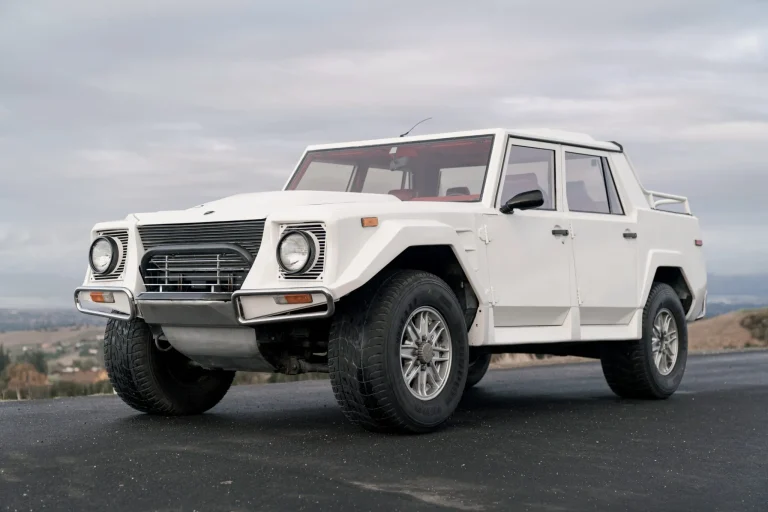 Lamborghini LM002