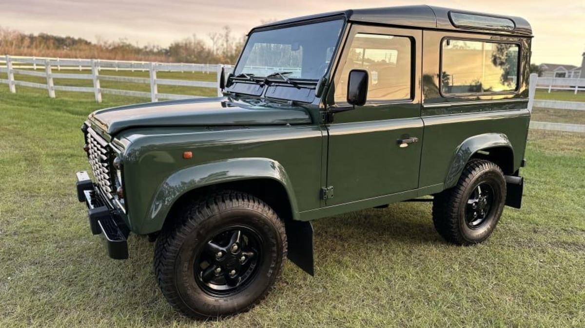 Land Rover Defender (Pre-1997) Land Rover Defender (Pre-1997)