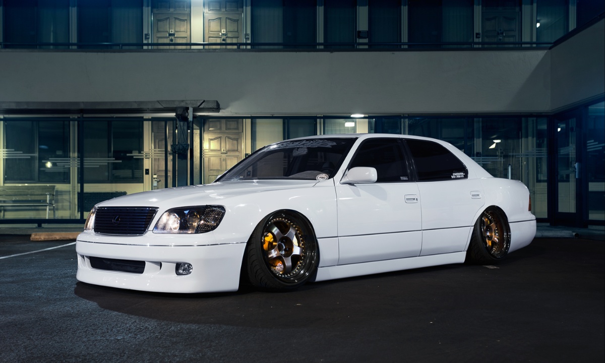 Lexus LS 400