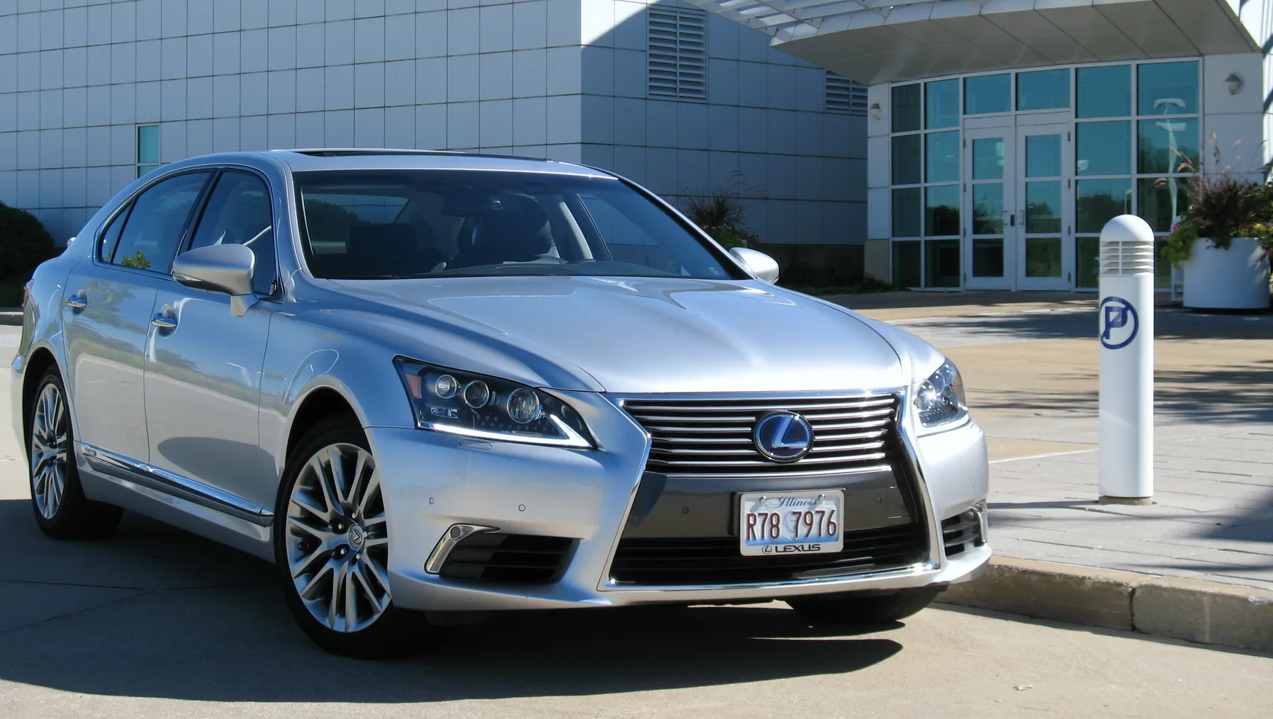 Lexus LS 600h L Lexus LS 600h L