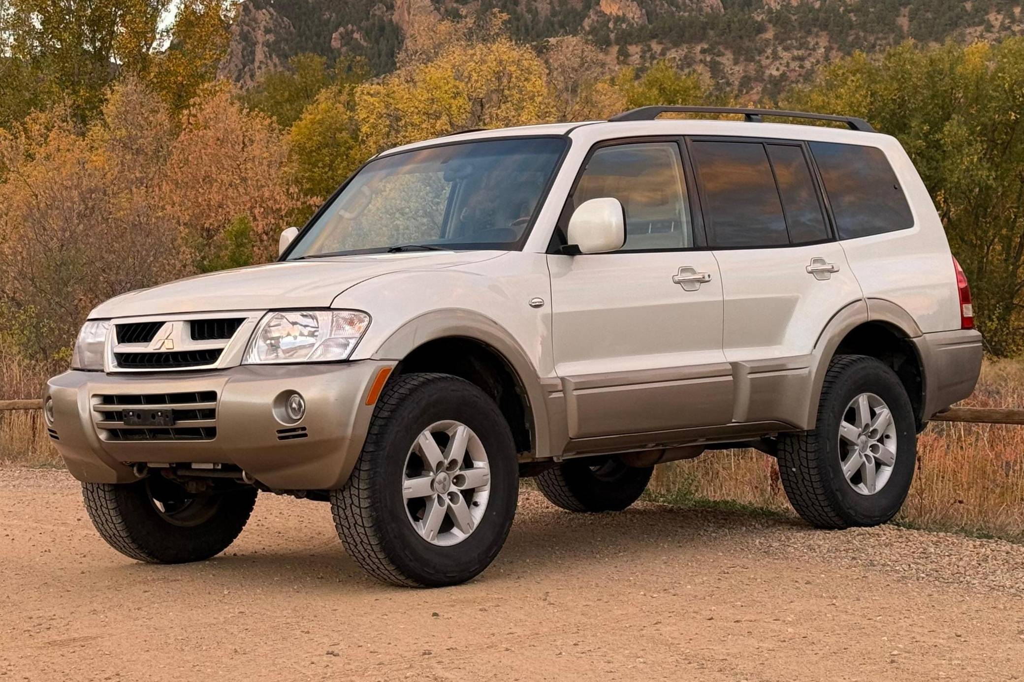 Mitsubishi Montero 1