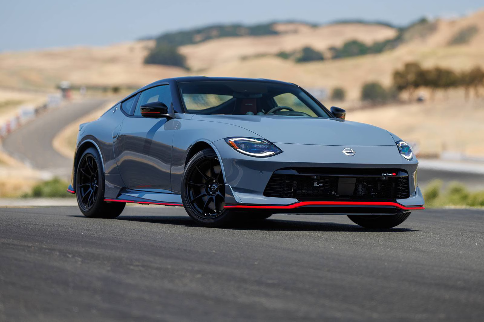 Nissan Z (1) Nissan Z (1)