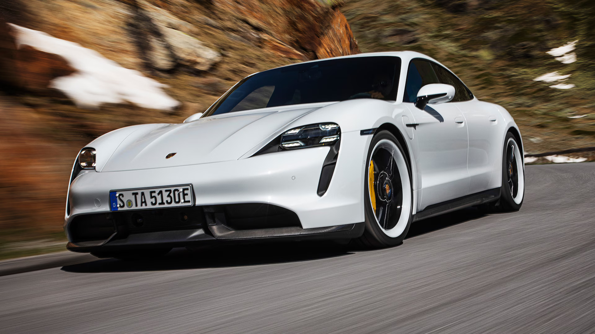 Porsche Taycan (1)