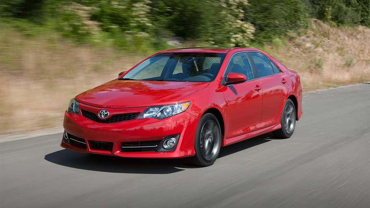 Toyota Camry (1) Toyota Camry (1)